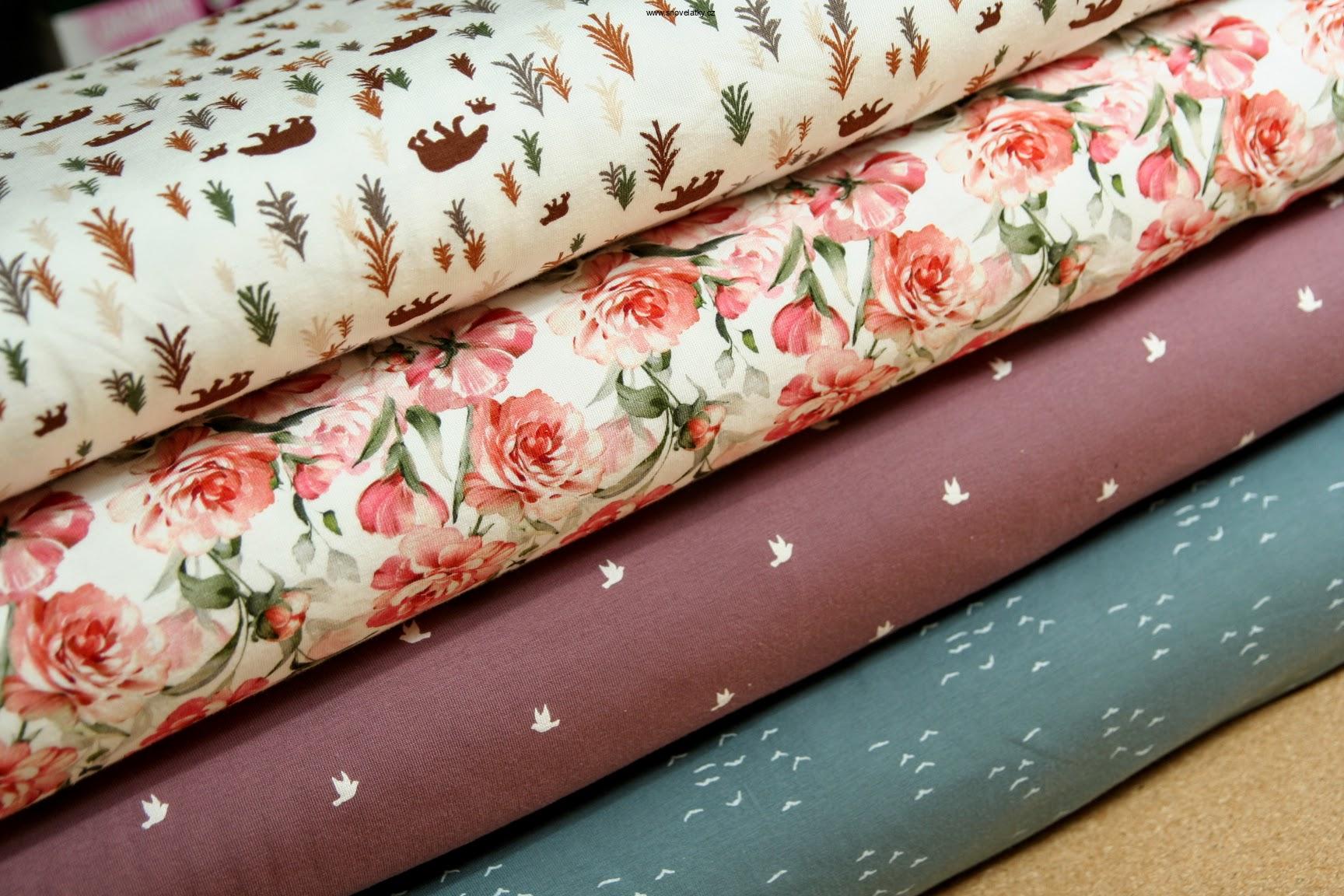 Úplet rozkvetlá elegance