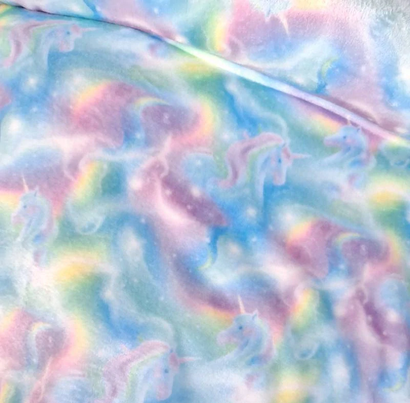 🦄 Polar fleece – Kouzelní jednorožci s duhou 🌈