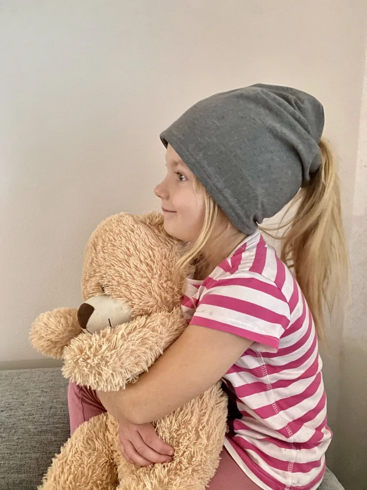 čepice s otvorem na culík, vel 46