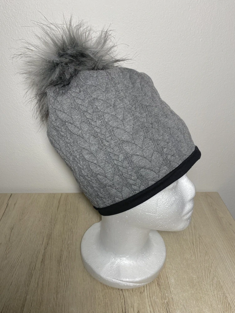 Čepice s bambulí vel.52 sv. šedá