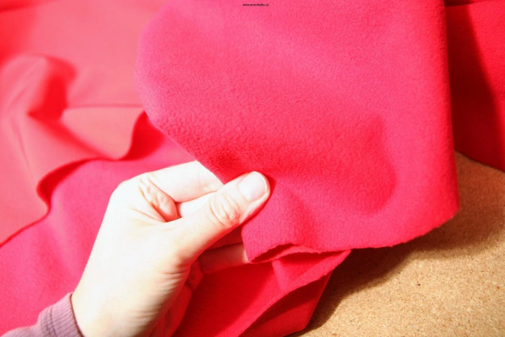 Softshell stretch červený