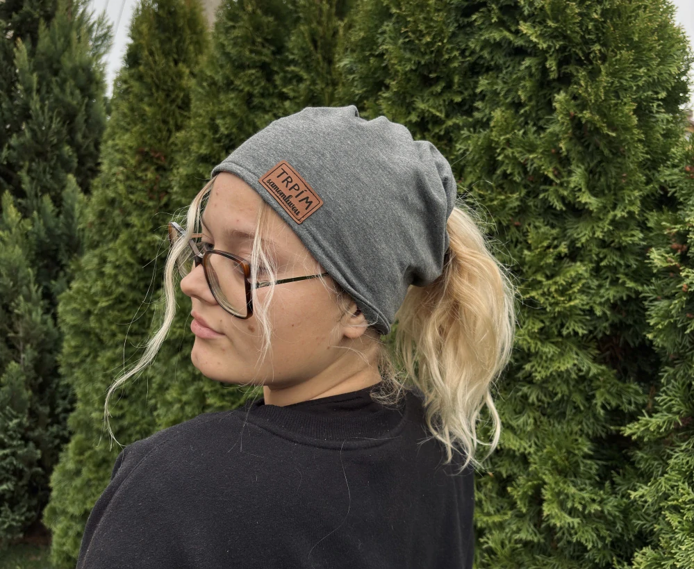 čepice s otvorem na culík, vel 46