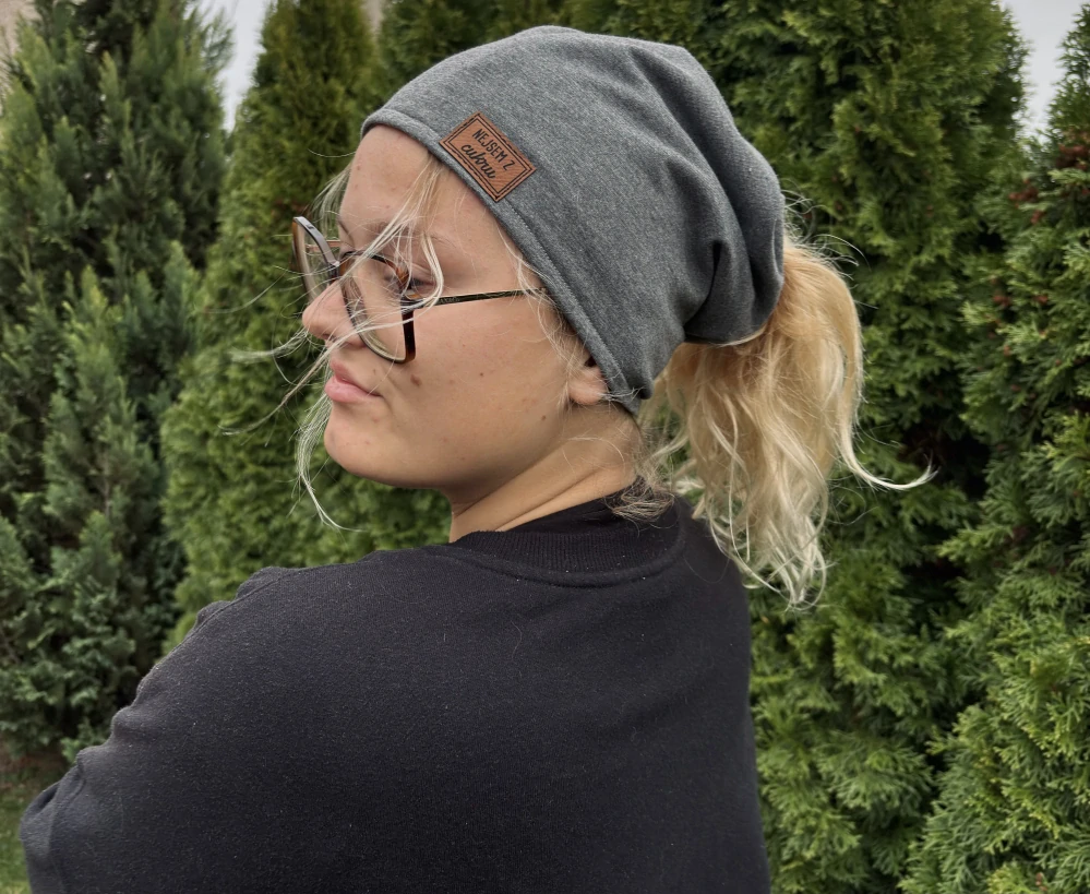 čepice s otvorem na culík, vel 54