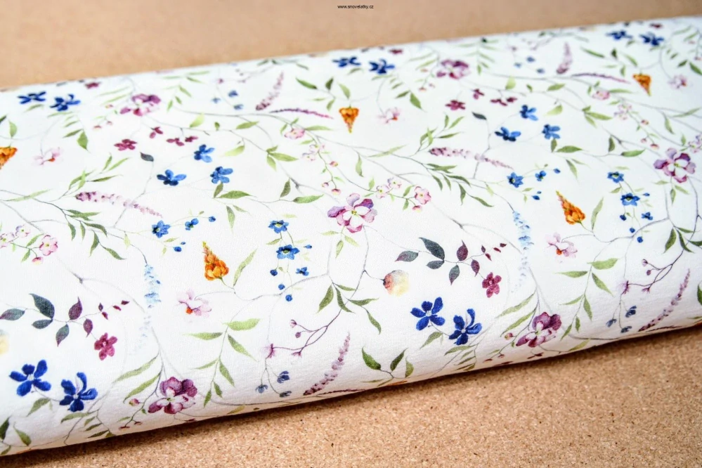 Teplákovina drobná kvítka na světlé