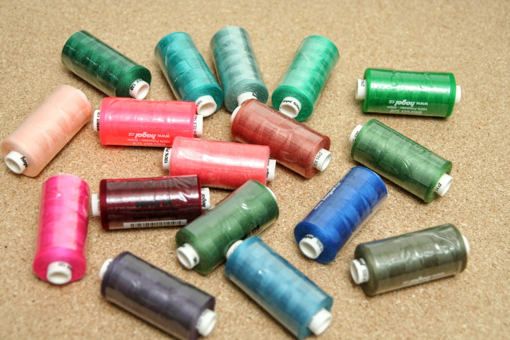 Nitě Hagal - zelená tupá 500m (14x2)