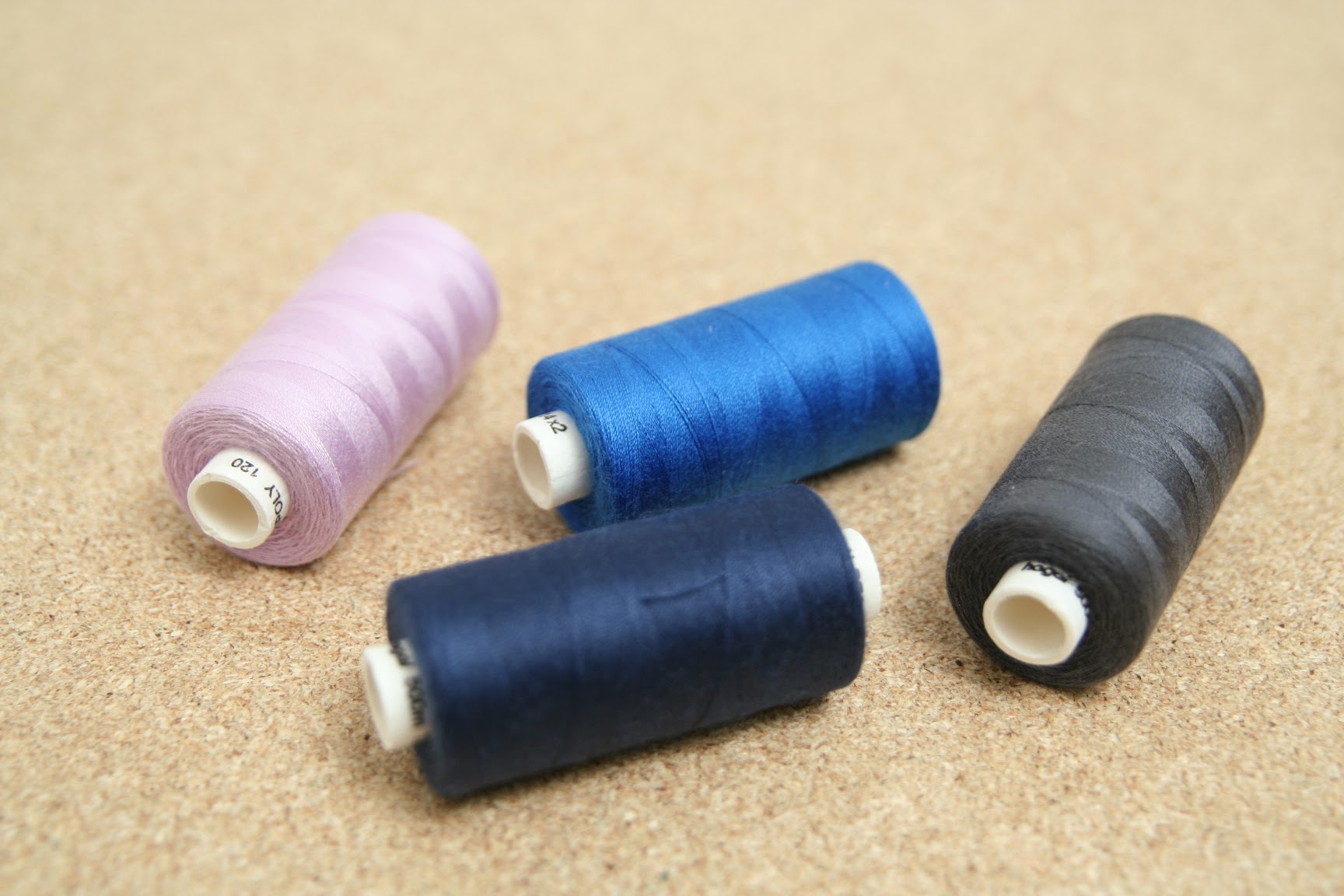 Nitě Hagal - šedá temná 500m (14x2)