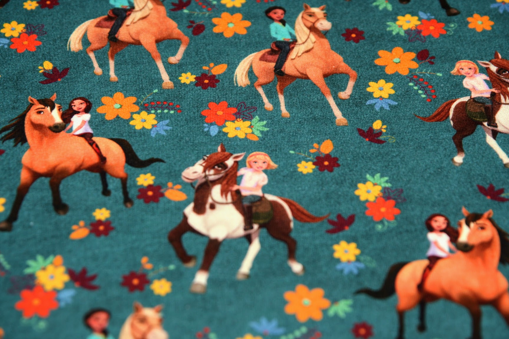 Teplákovina dívčí jezdkyně s květinami na petrolejové