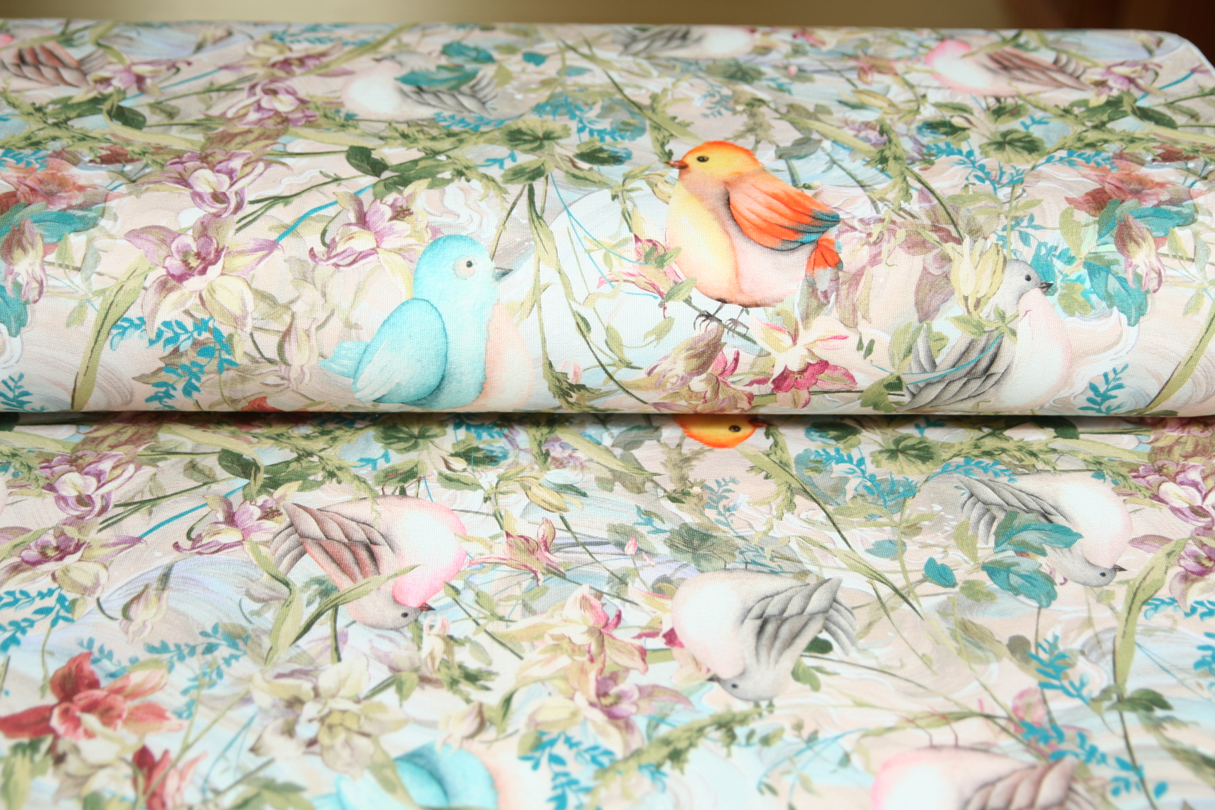 Teplákovina potisk ptáček v květinách