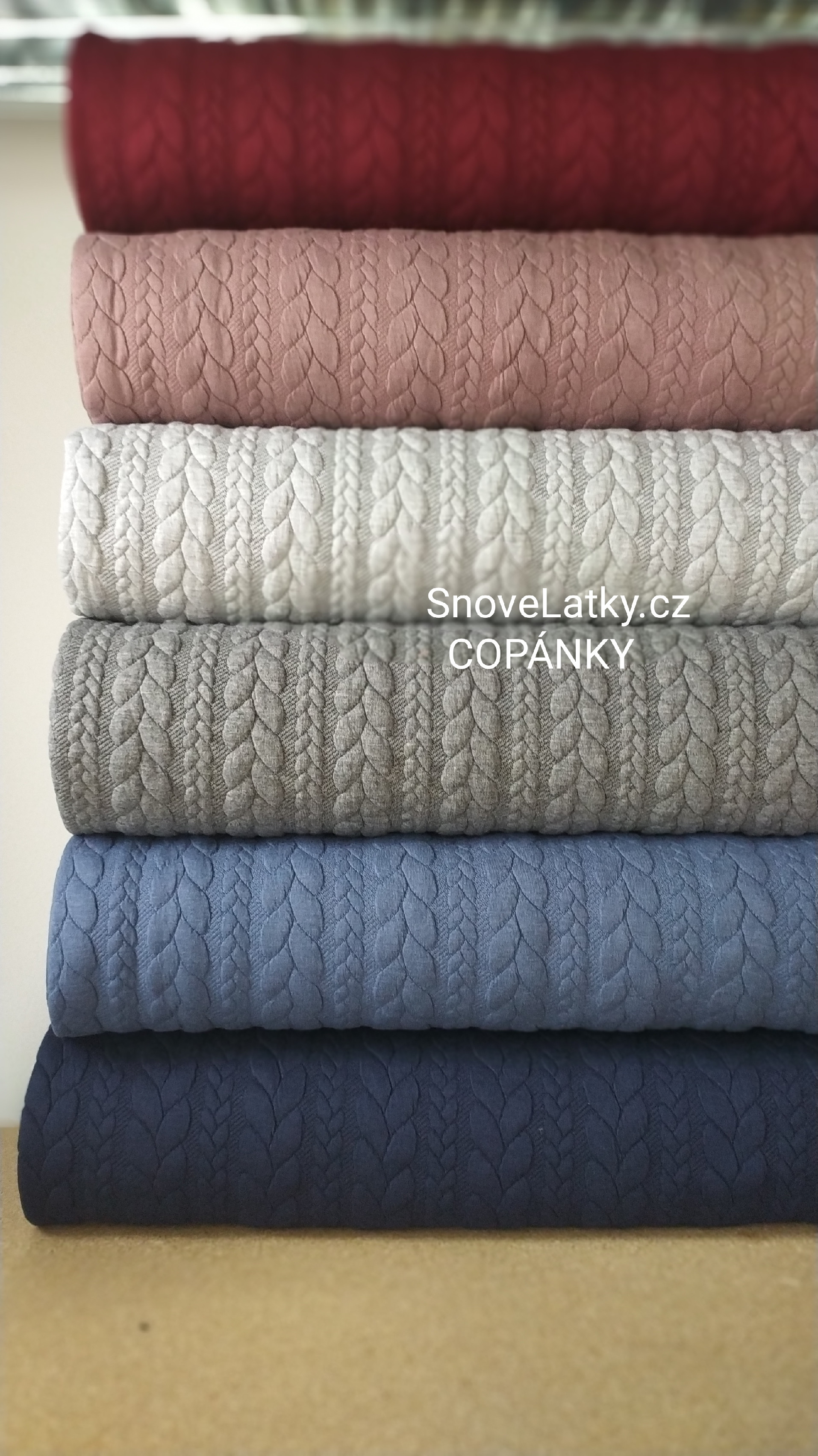 Pletenina copánky bordo