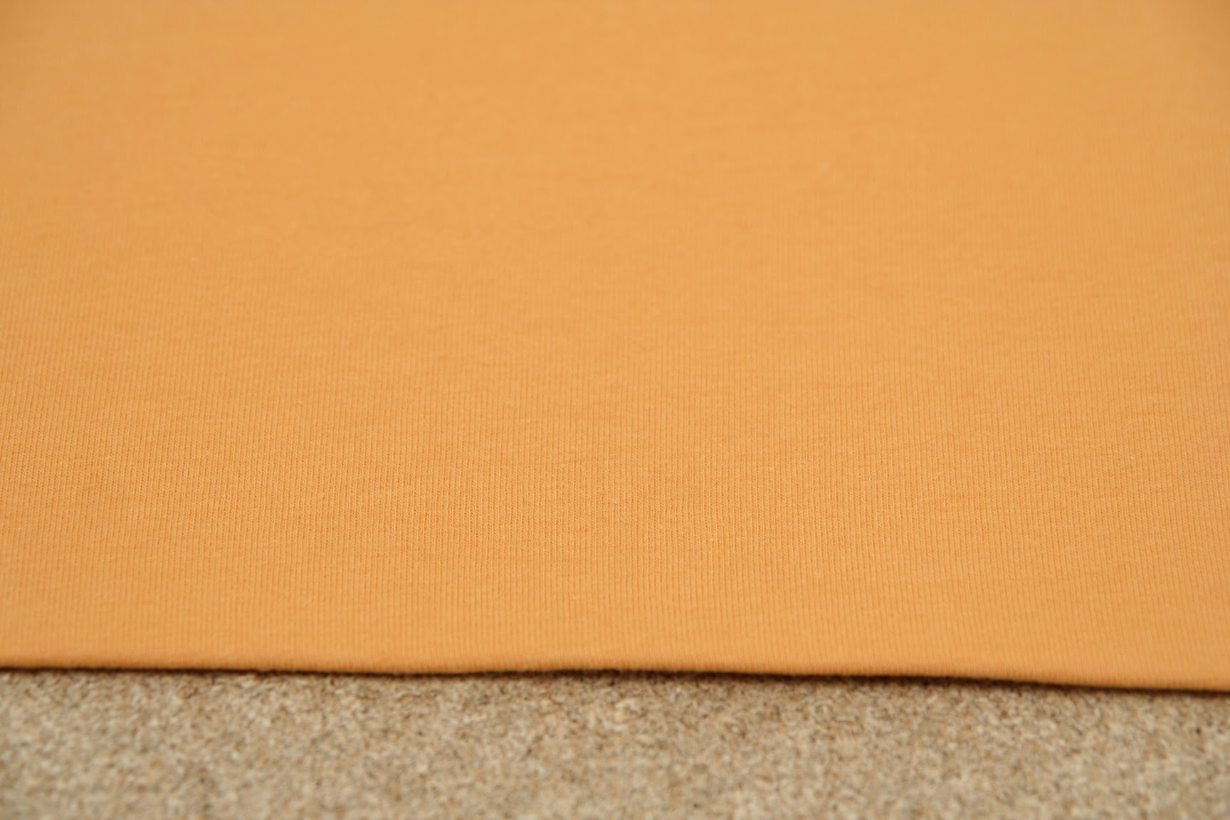 Jednobarevný úplet hořčicový 210 g - ZBYTEK