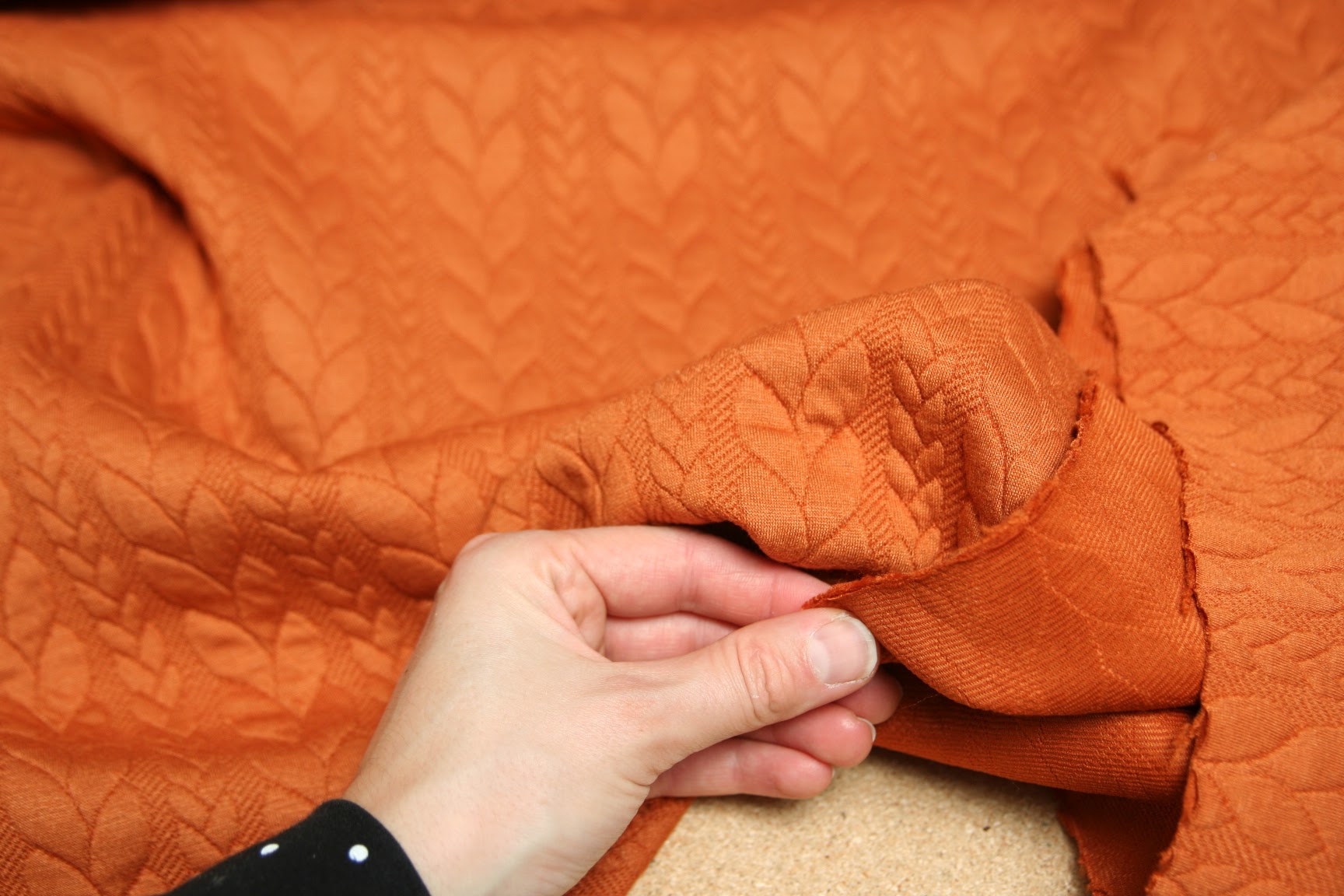 Pletenina copánky koňak