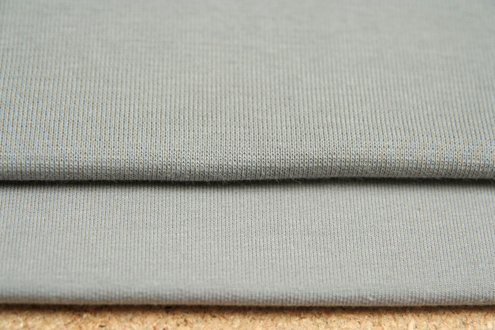 Náplet jednobarevný šedý světlý 260 g #05