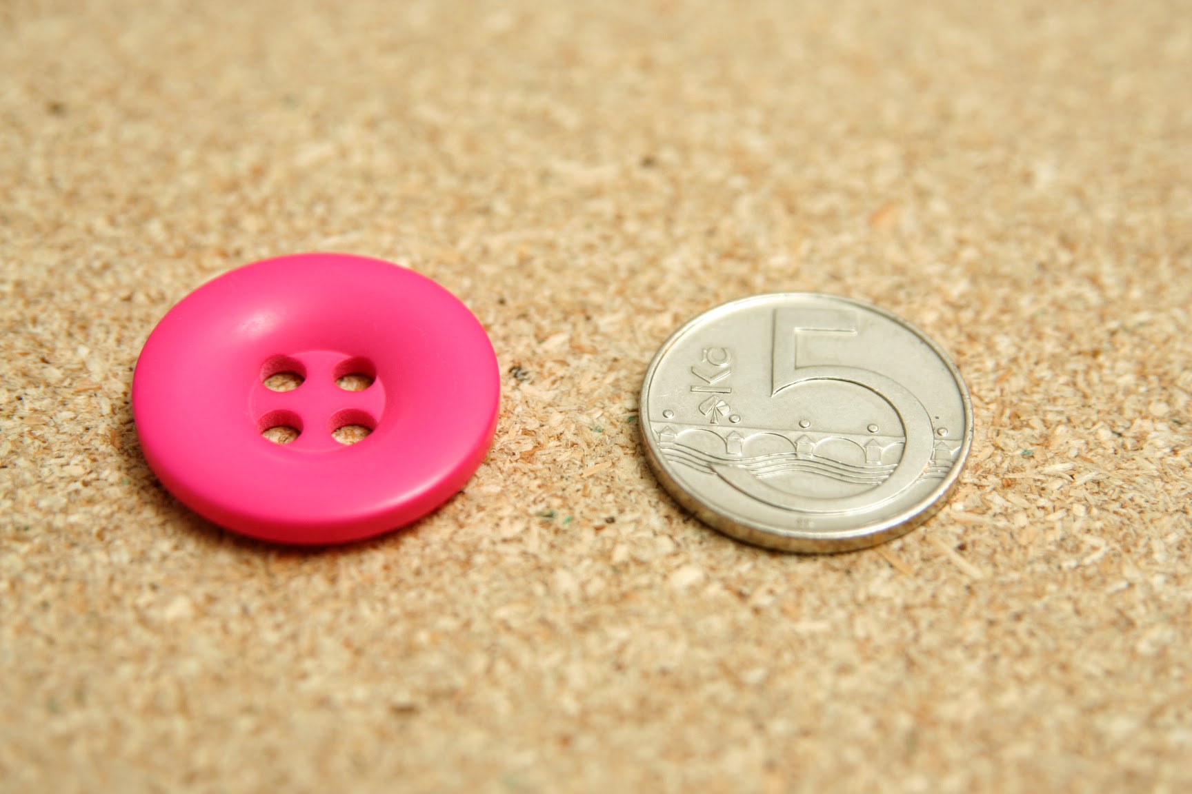 Knoflík růžový do neonova 25mm