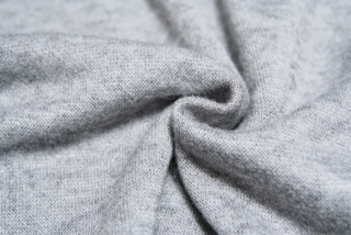 Svetrovina šedá melé