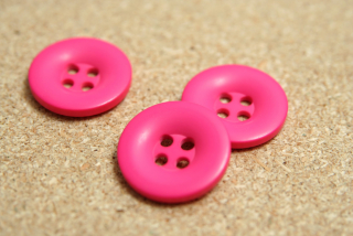 Knoflík růžový do neonova 25mm